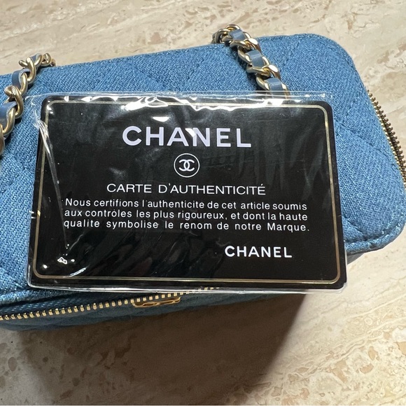 SOLD // 😭Chanel pearl crush vanity bag (2021) - Picture 3 of 10